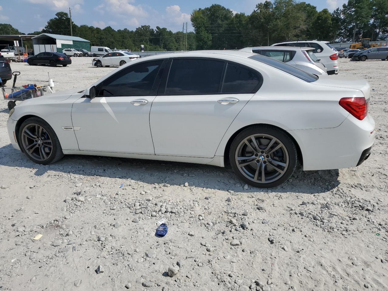 2011 BMW 750 I - Image 2