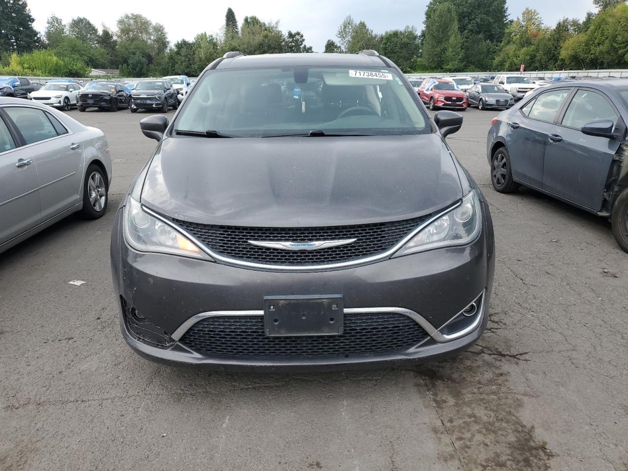 2018 Chrysler Pacifica Touring L - Image 5