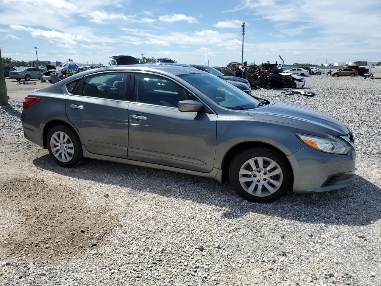 2018 Nissan Altima 2.5 - Image 4