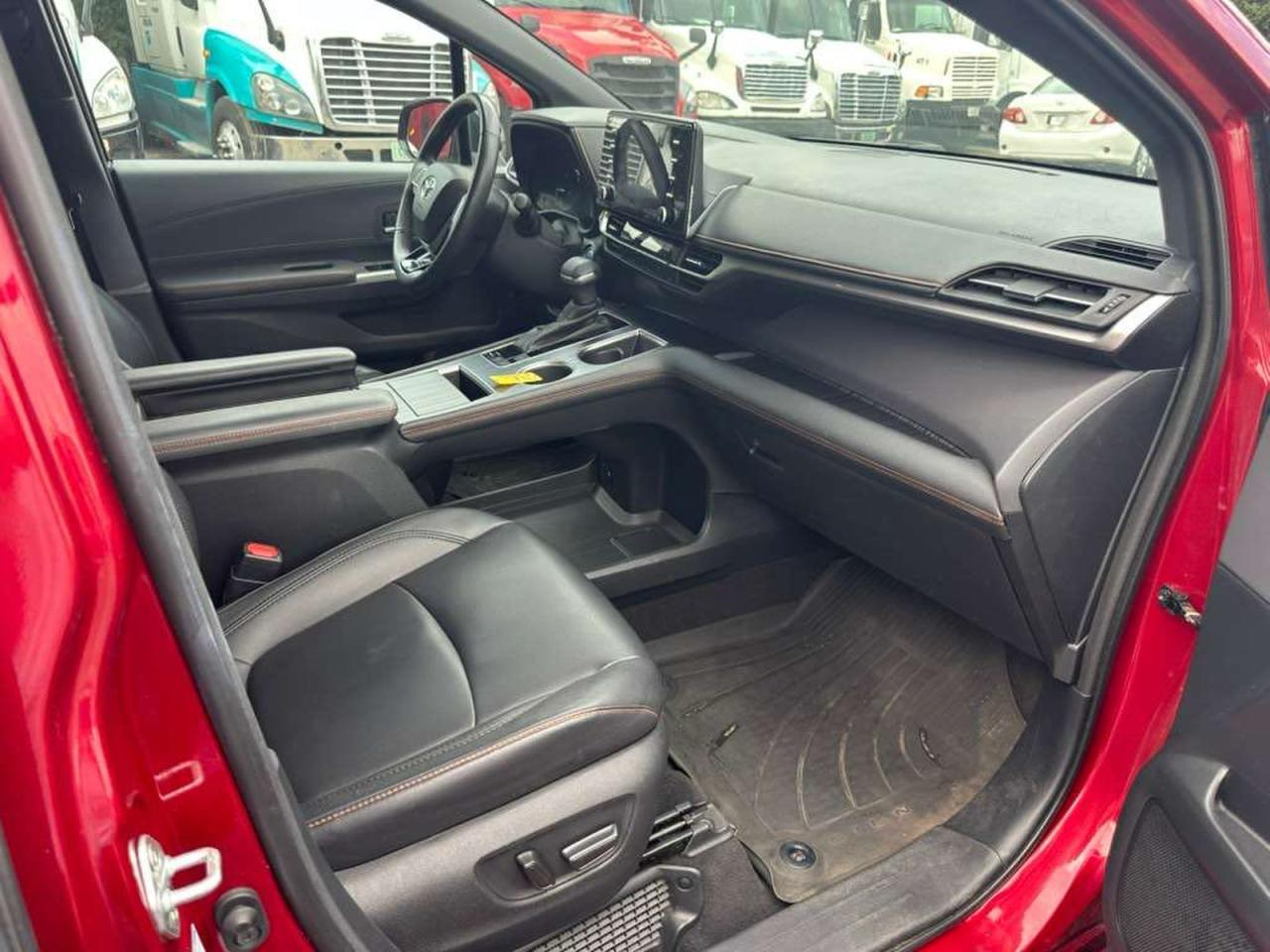 2022 Toyota Sienna Xse - Фото 5