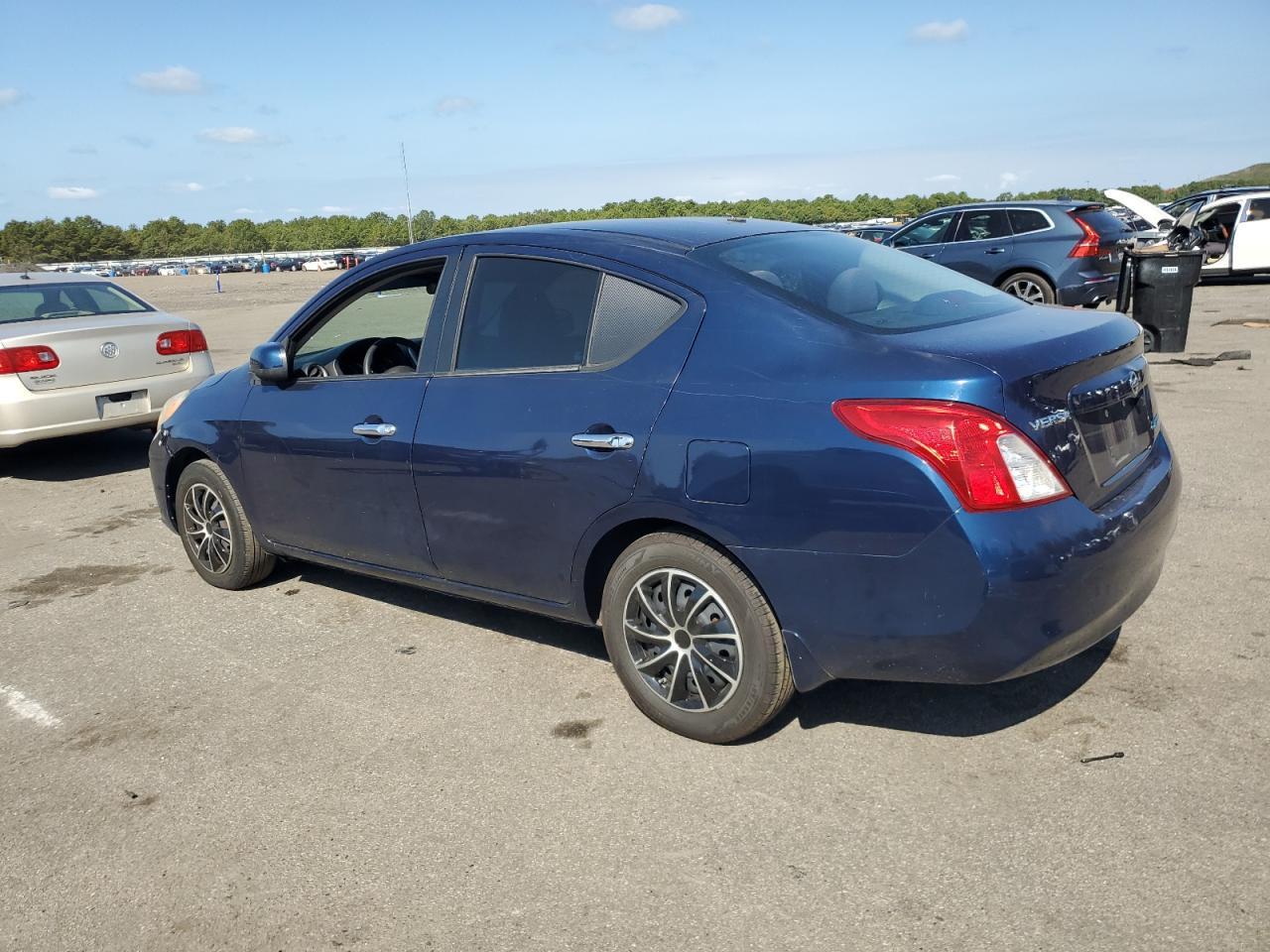 2012 Nissan Versa S - Image 2