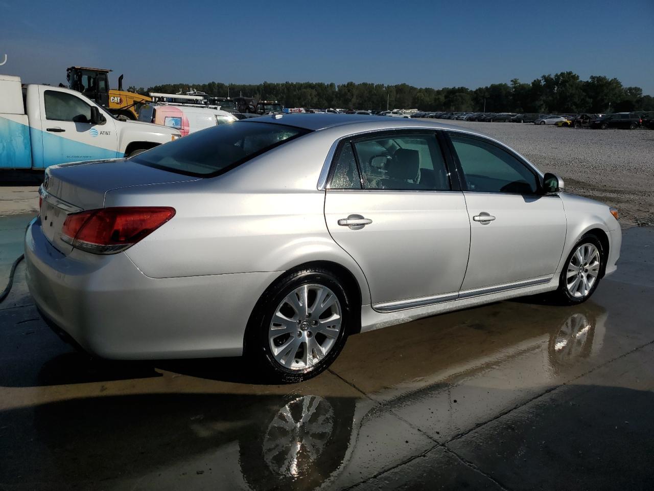 2011 Toyota Avalon Base - Фото 3