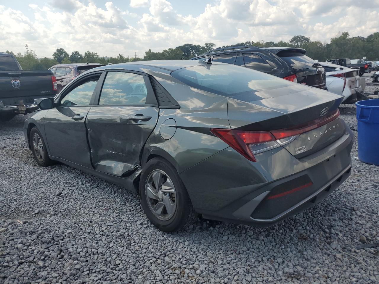 2024 Hyundai Elantra Se - Фото 2