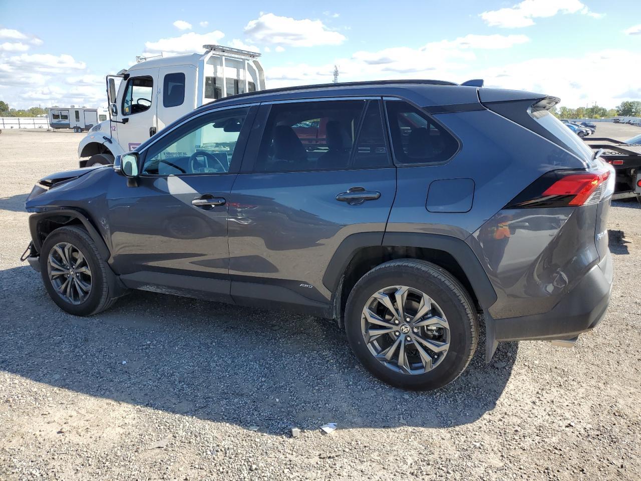 2025 Toyota Rav4 Xle - Фото 2