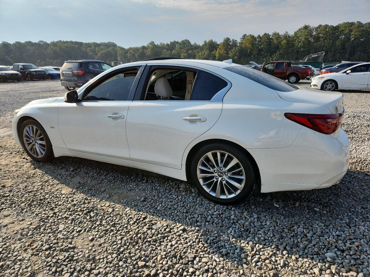 2018 Infiniti Q50 Luxe - Фото 2