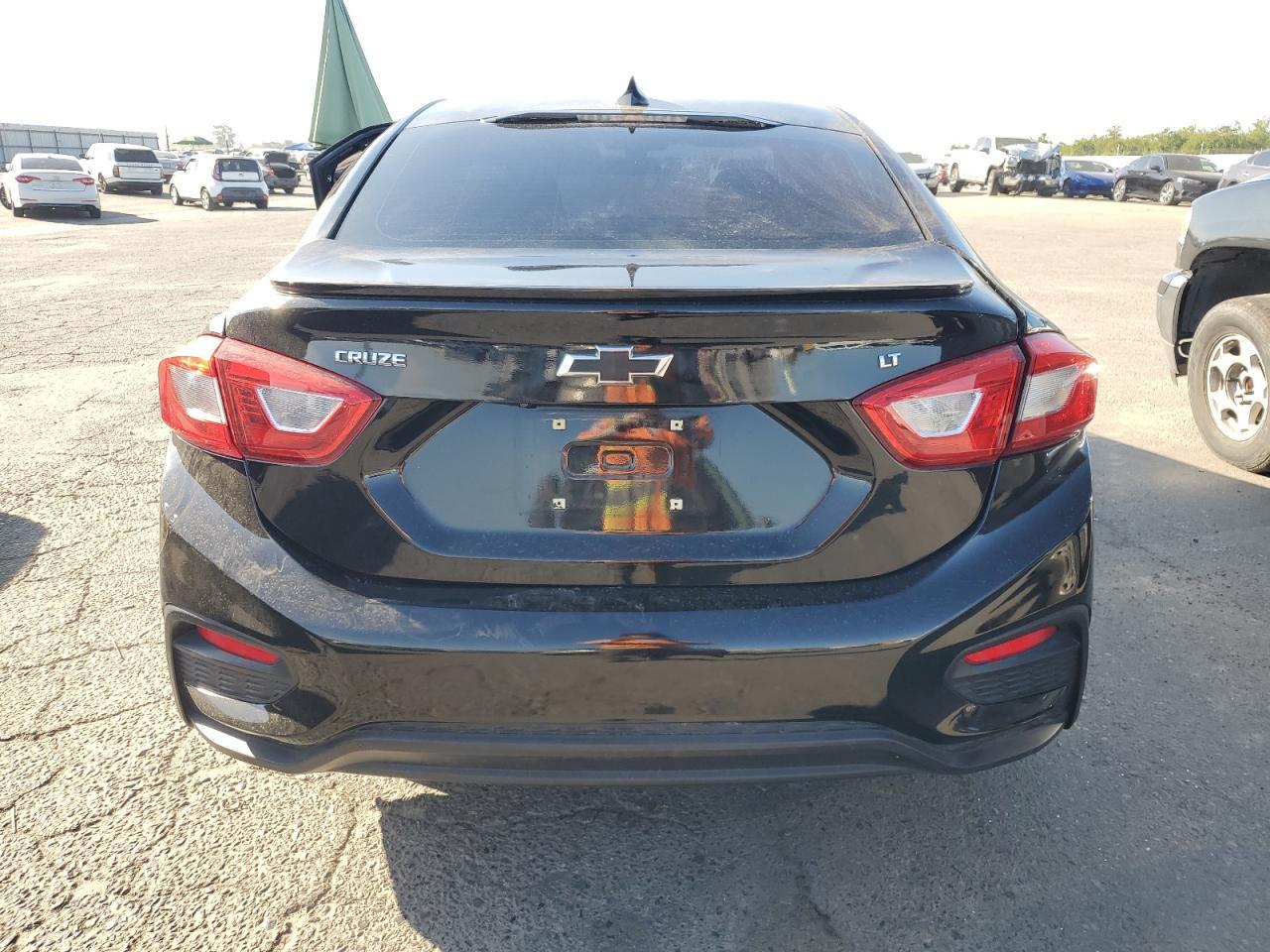 2018 Chevrolet Cruze Lt - Image 6