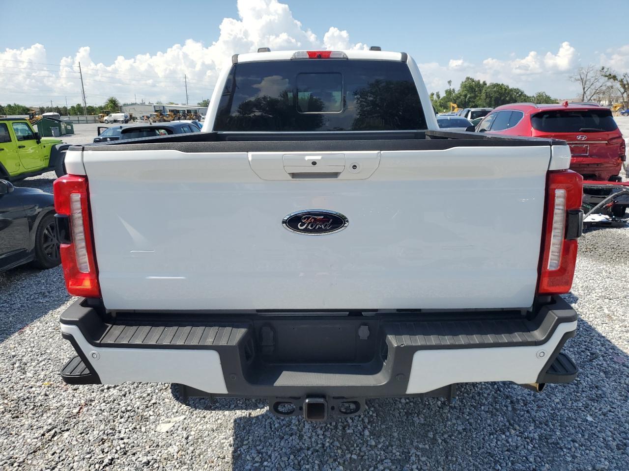 2023 Ford F250 Super Duty - Фото 6