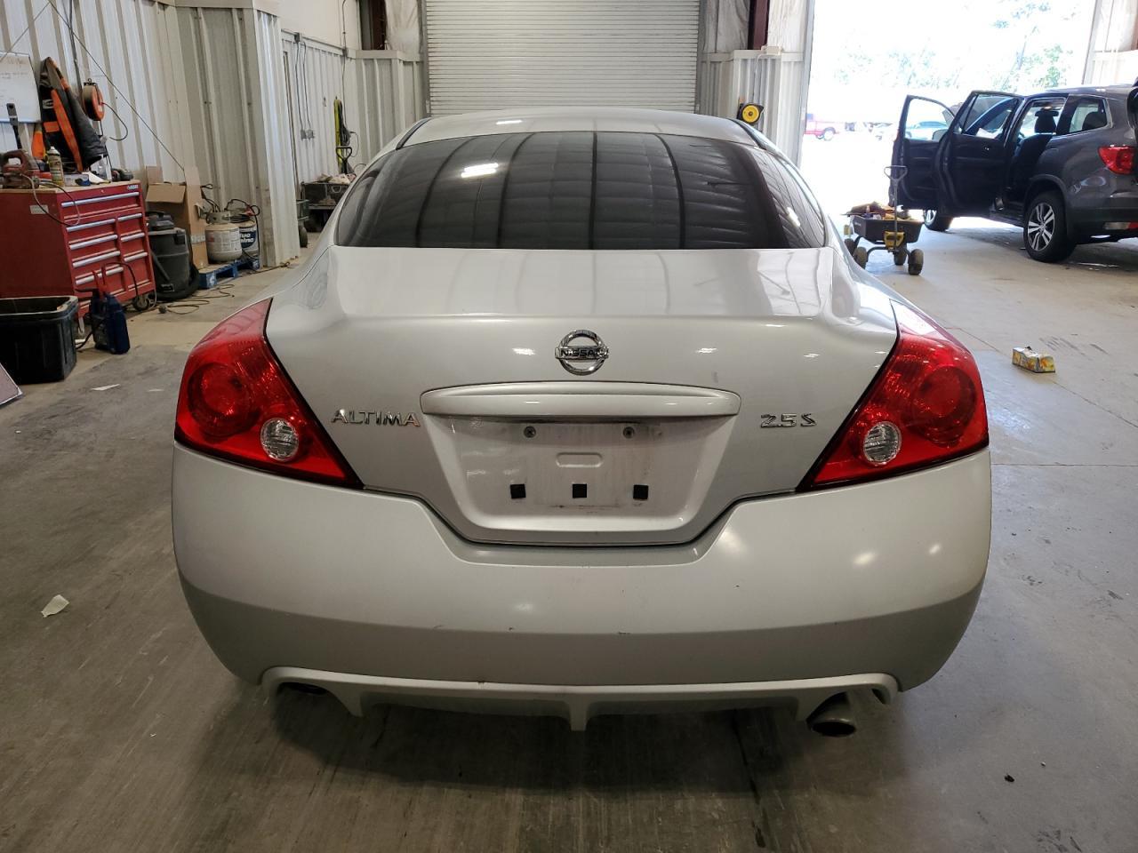 2011 Nissan Altima S - Image 6