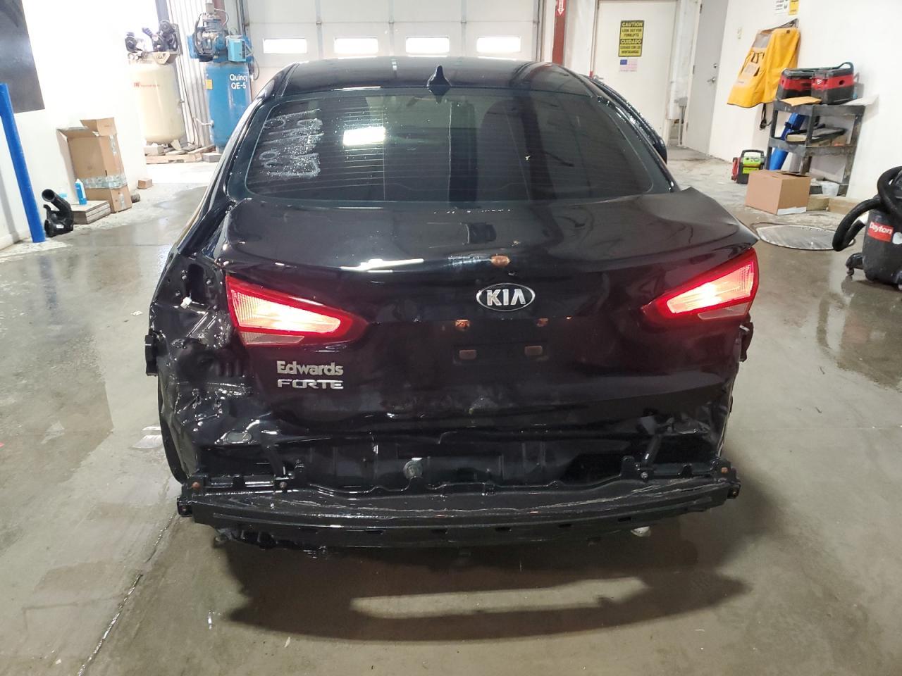 2017 Kia Forte Lx - Image 6