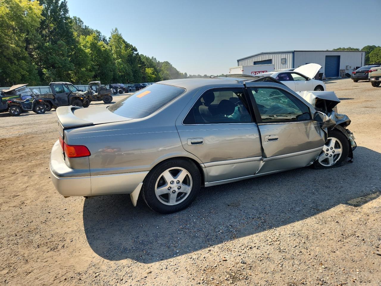 2001 Toyota Camry Ce - Фото 3