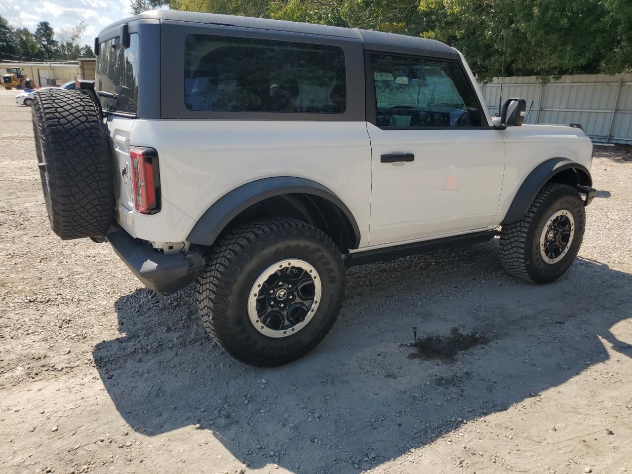 2023 Ford Bronco Base - Фото 3