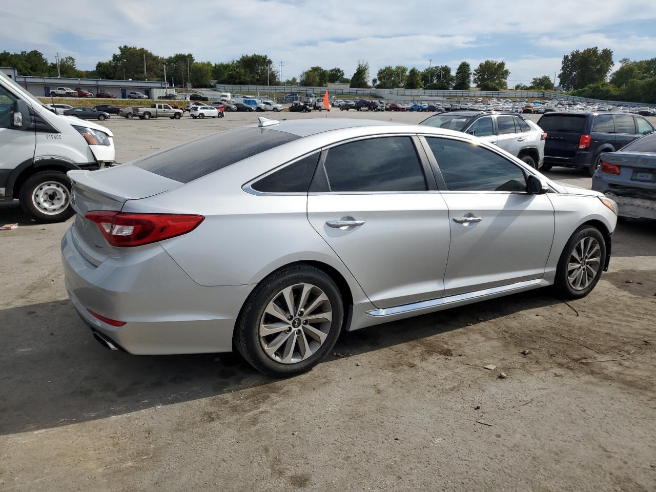 2017 Hyundai Sonata Sport - Фото 3