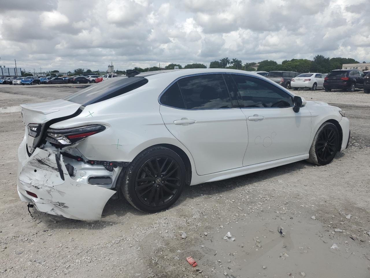 2022 Toyota Camry Xse - Фото 3