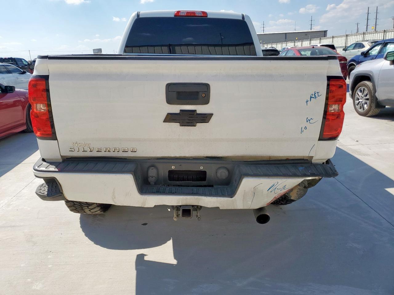 2018 Chevrolet Silverado K1500 Custom - Фото 6