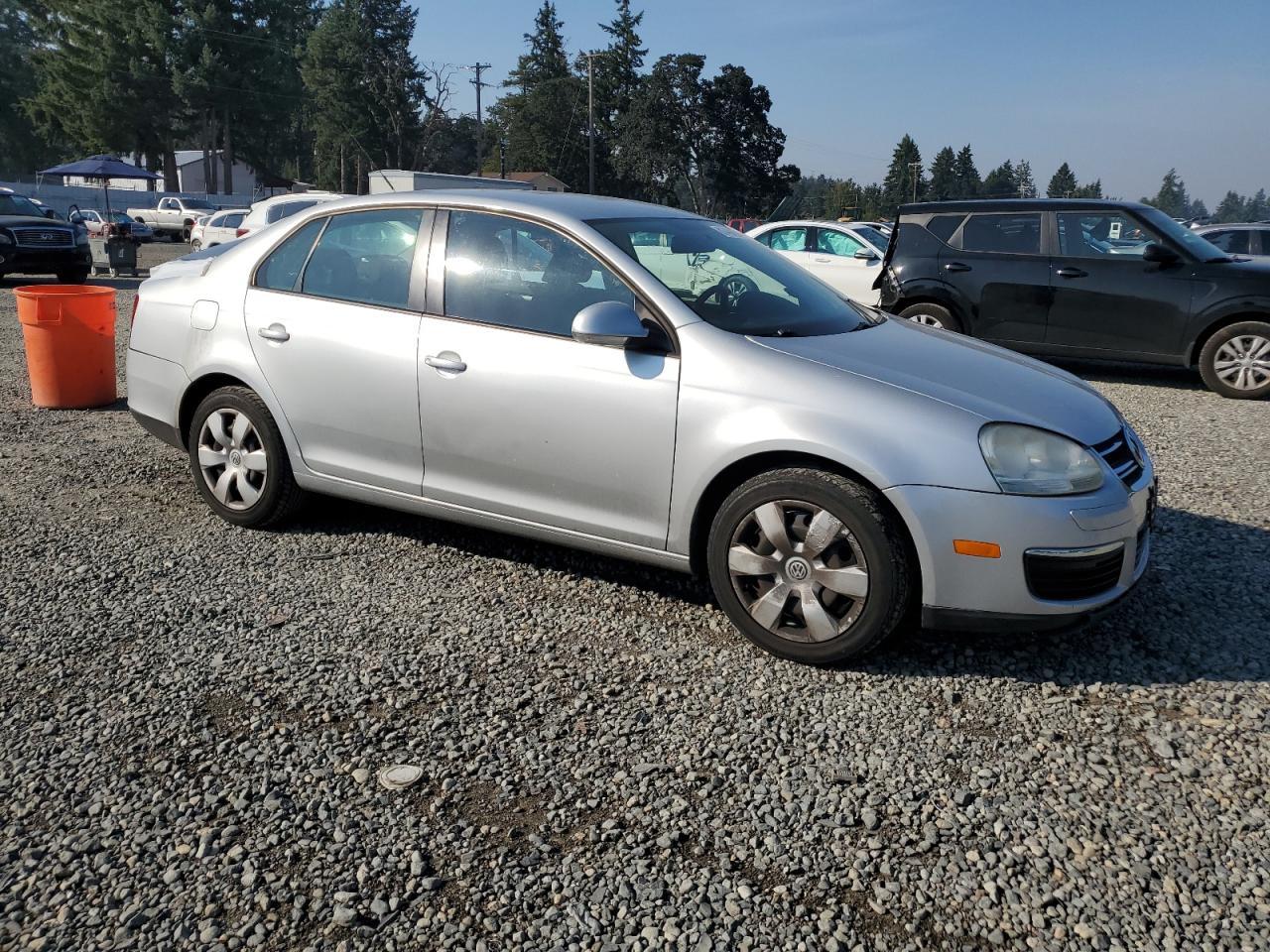 2010 Volkswagen Jetta S - Фото 4