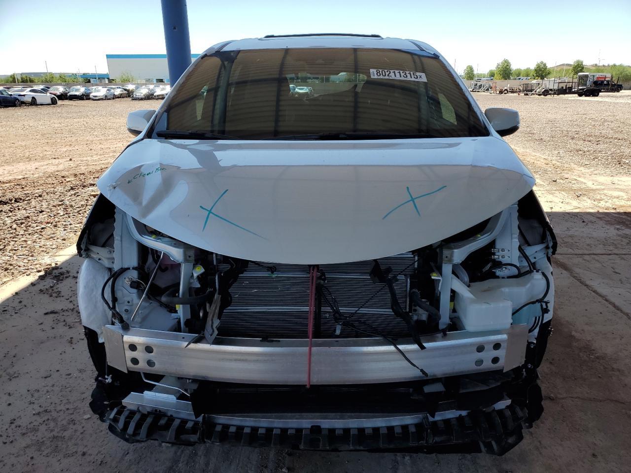 2024 Toyota Sienna Limited - Image 5