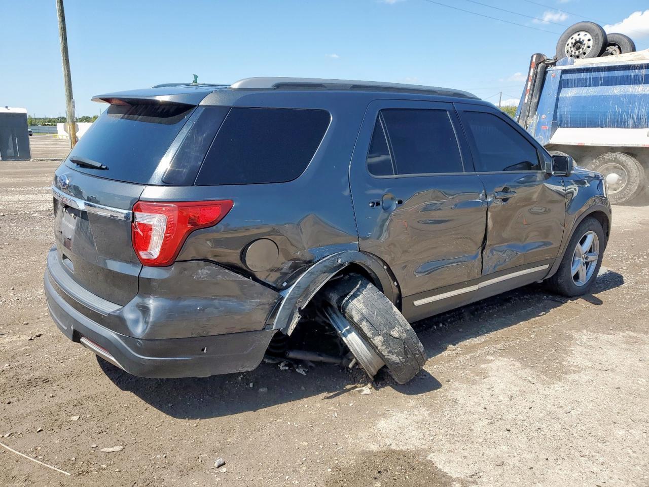 2019 Ford Explorer Xlt - Image 3