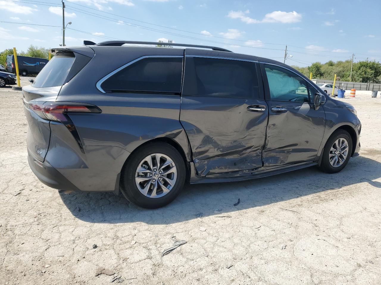 2025 Toyota Sienna Xle - Фото 3