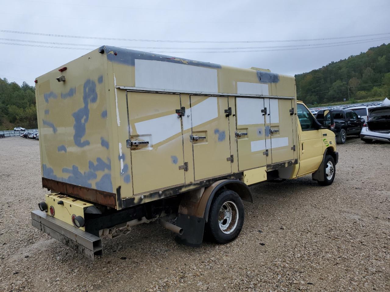 2019 Ford Econoline E450 Super Duty Cutaway Van - Фото 3