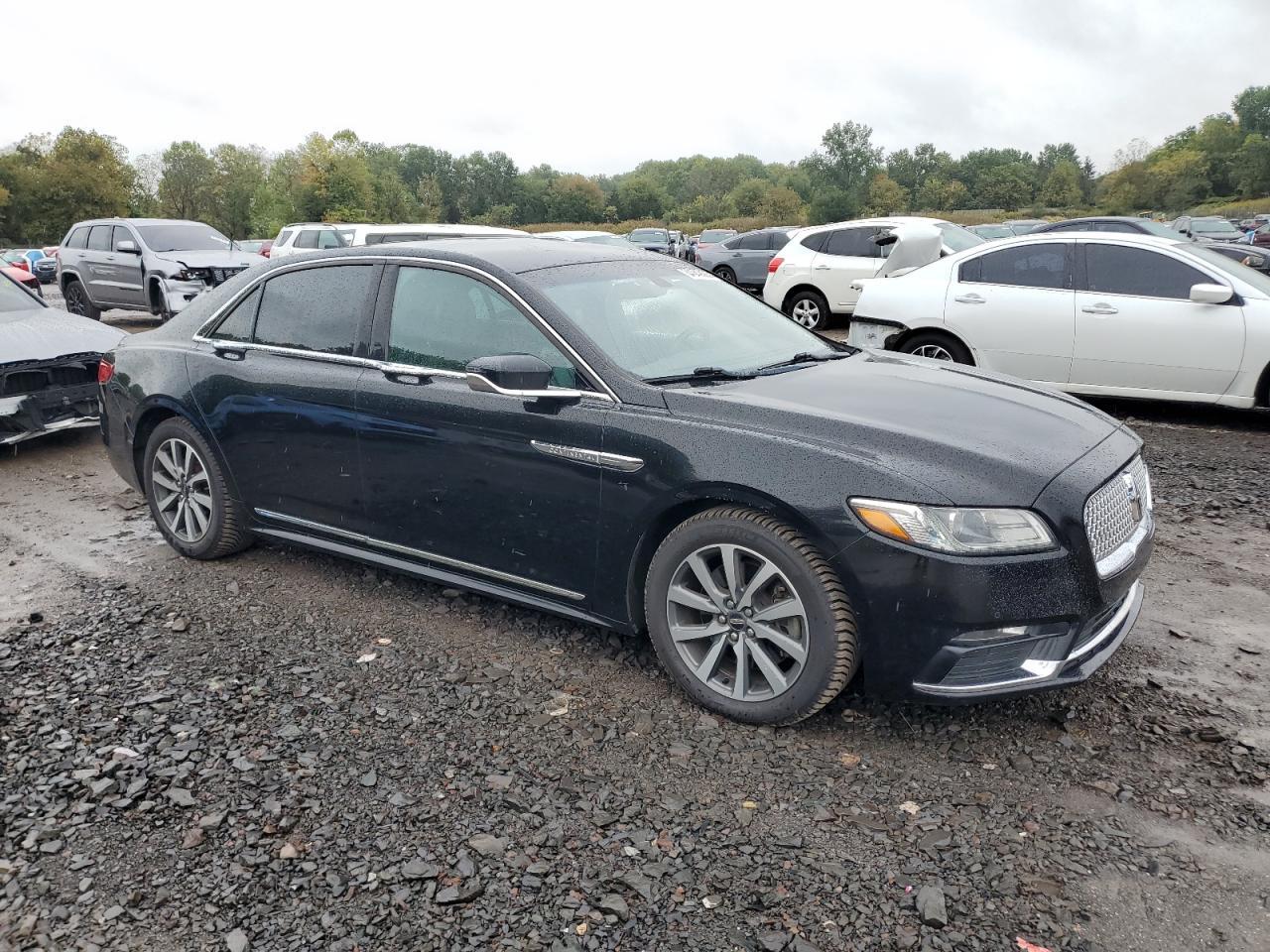 2017 Lincoln Continental Premiere - Фото 4