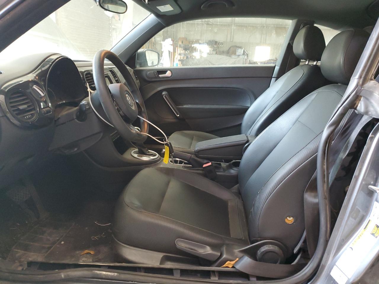 2016 Volkswagen Beetle 1.8T - Фото 7