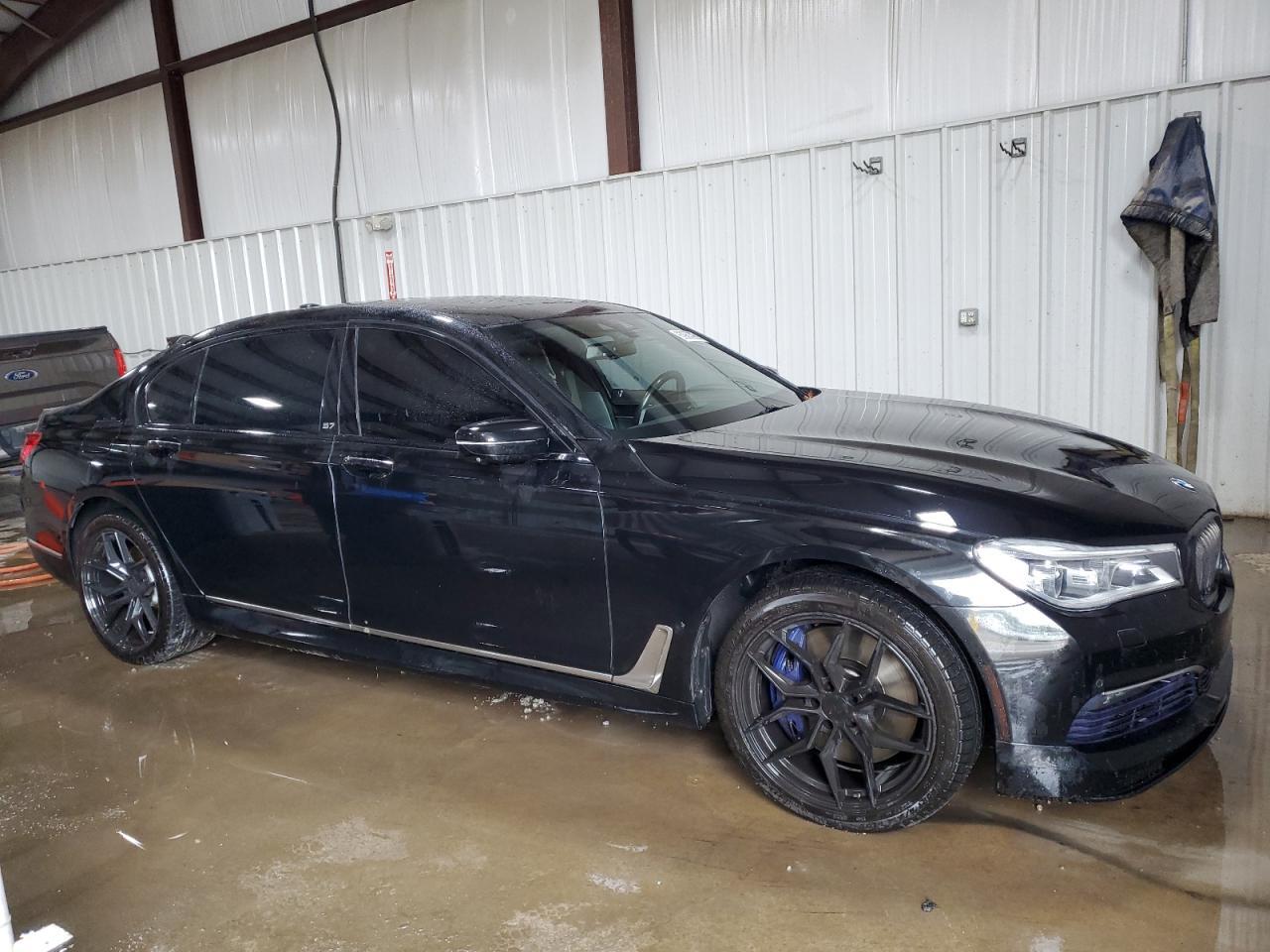 2017 BMW 750 Xi - Фото 4