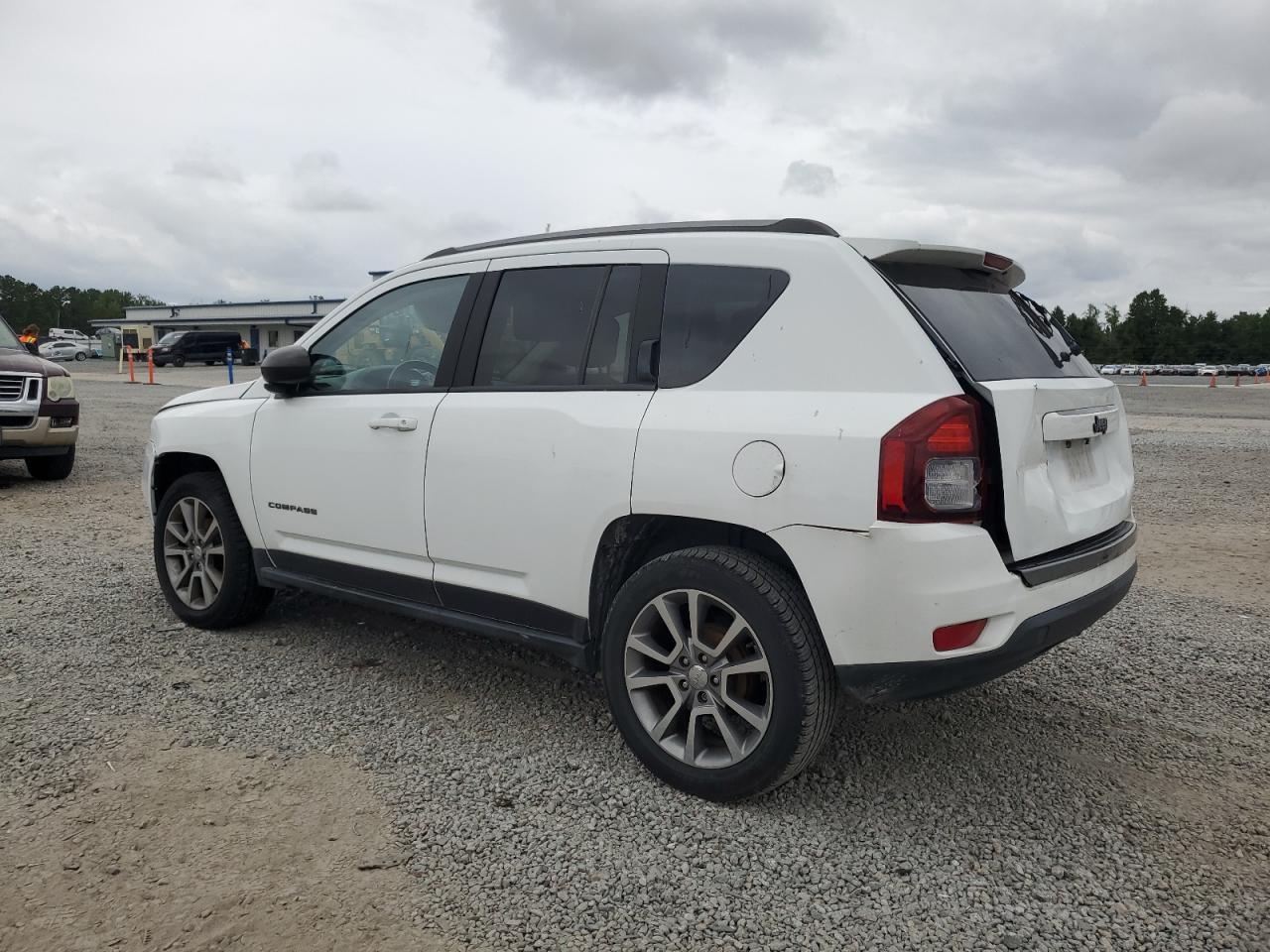 2016 Jeep Compass Sport - Фото 2