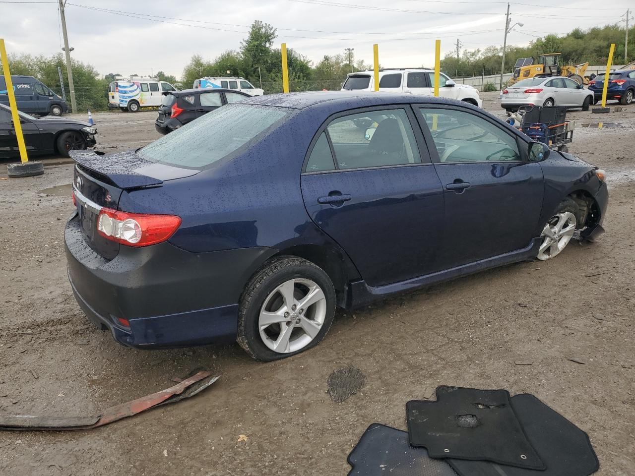 2013 Toyota Corolla Base - Фото 3