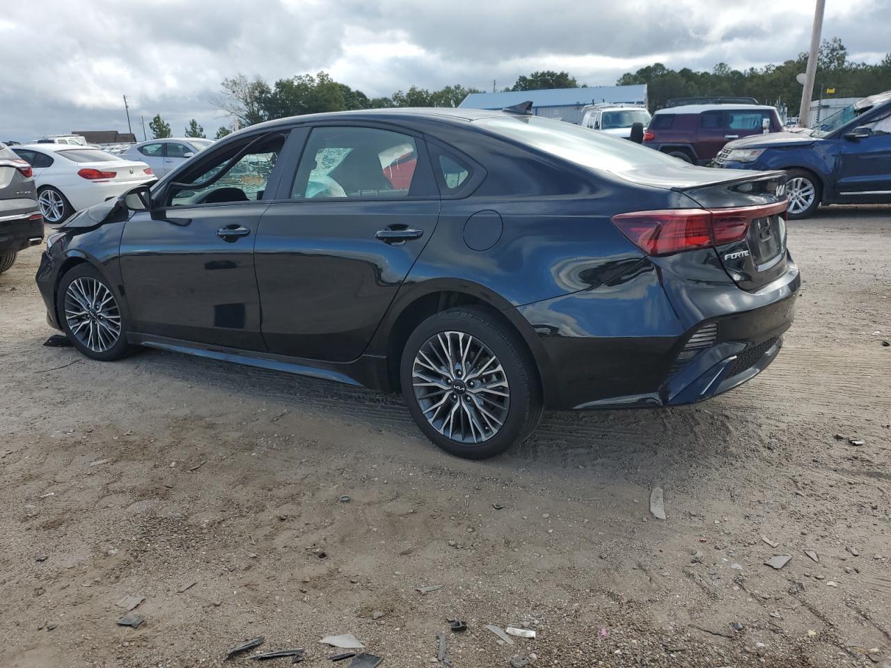 2023 Kia Forte Gt Line - Фото 2