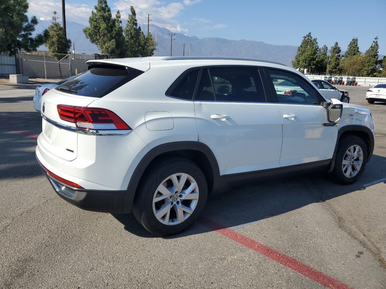2020 Volkswagen Atlas Cross Sport S - Фото 3