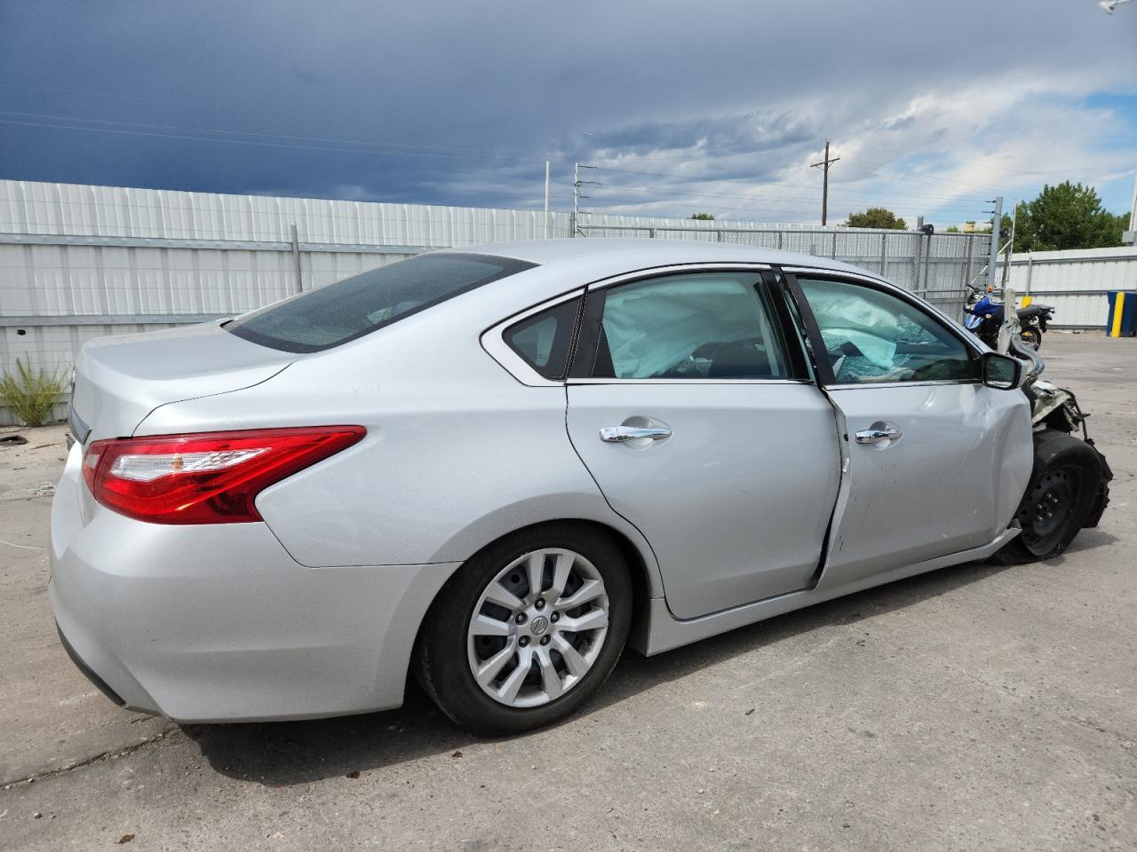 2017 Nissan Altima 2.5 - Фото 3