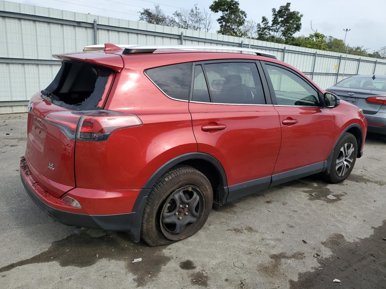 2016 Toyota Rav4 Le - Image 3
