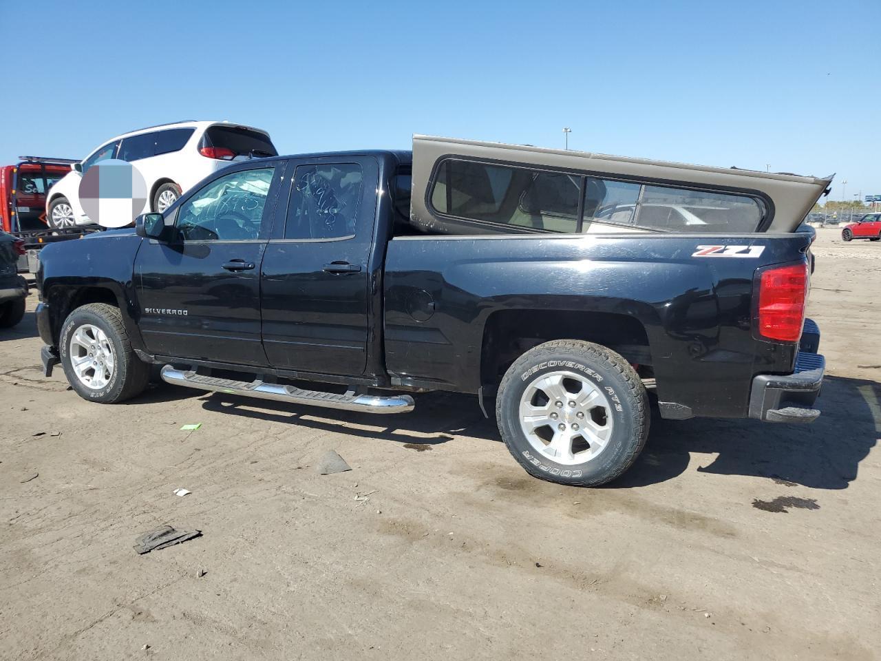 2017 Chevrolet Silverado K1500 Lt - Image 2