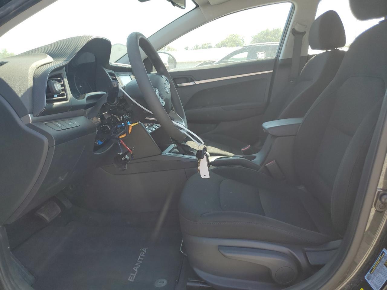 2020 Hyundai Elantra Se - Фото 7