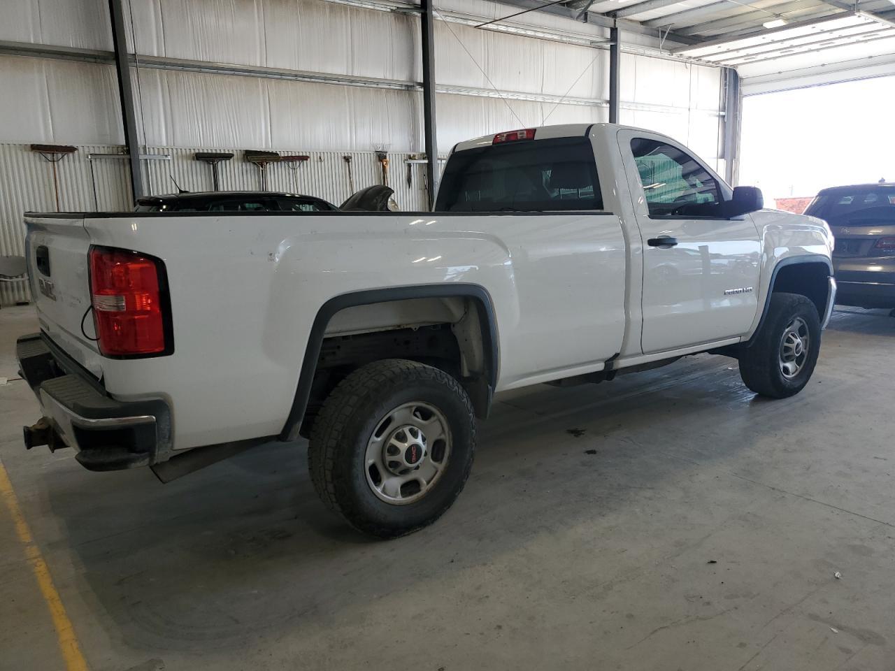 2016 GMC Sierra C2500 Heavy Duty - Image 3