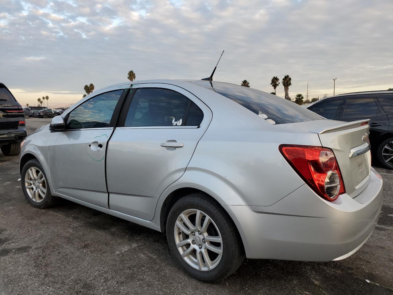 2014 Chevrolet Sonic Lt - Фото 2