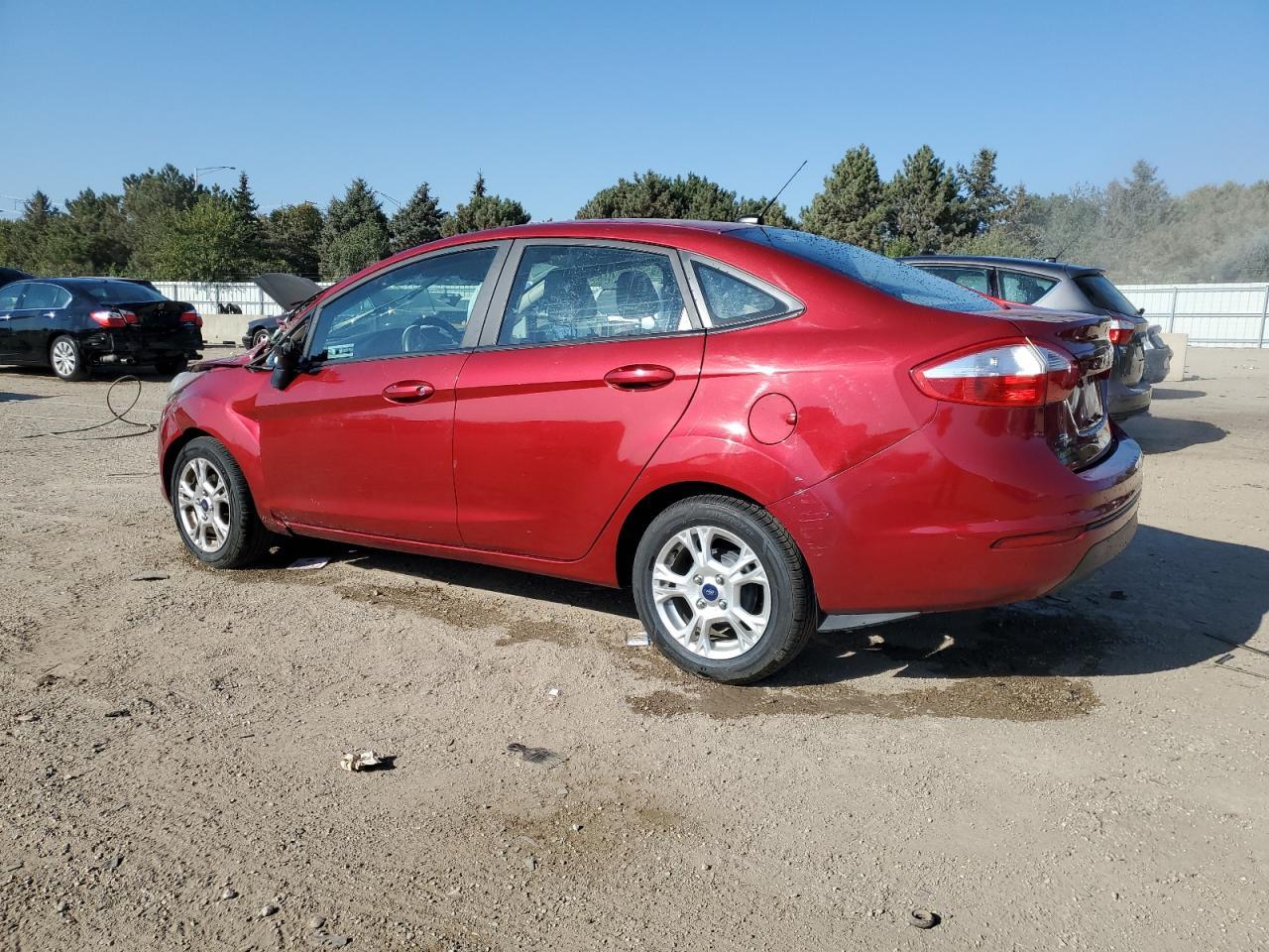 2016 Ford Fiesta Se - Фото 2