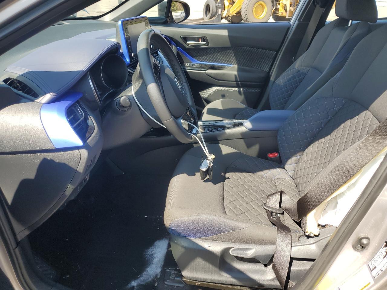 2020 Toyota C-Hr Xle - Image 7
