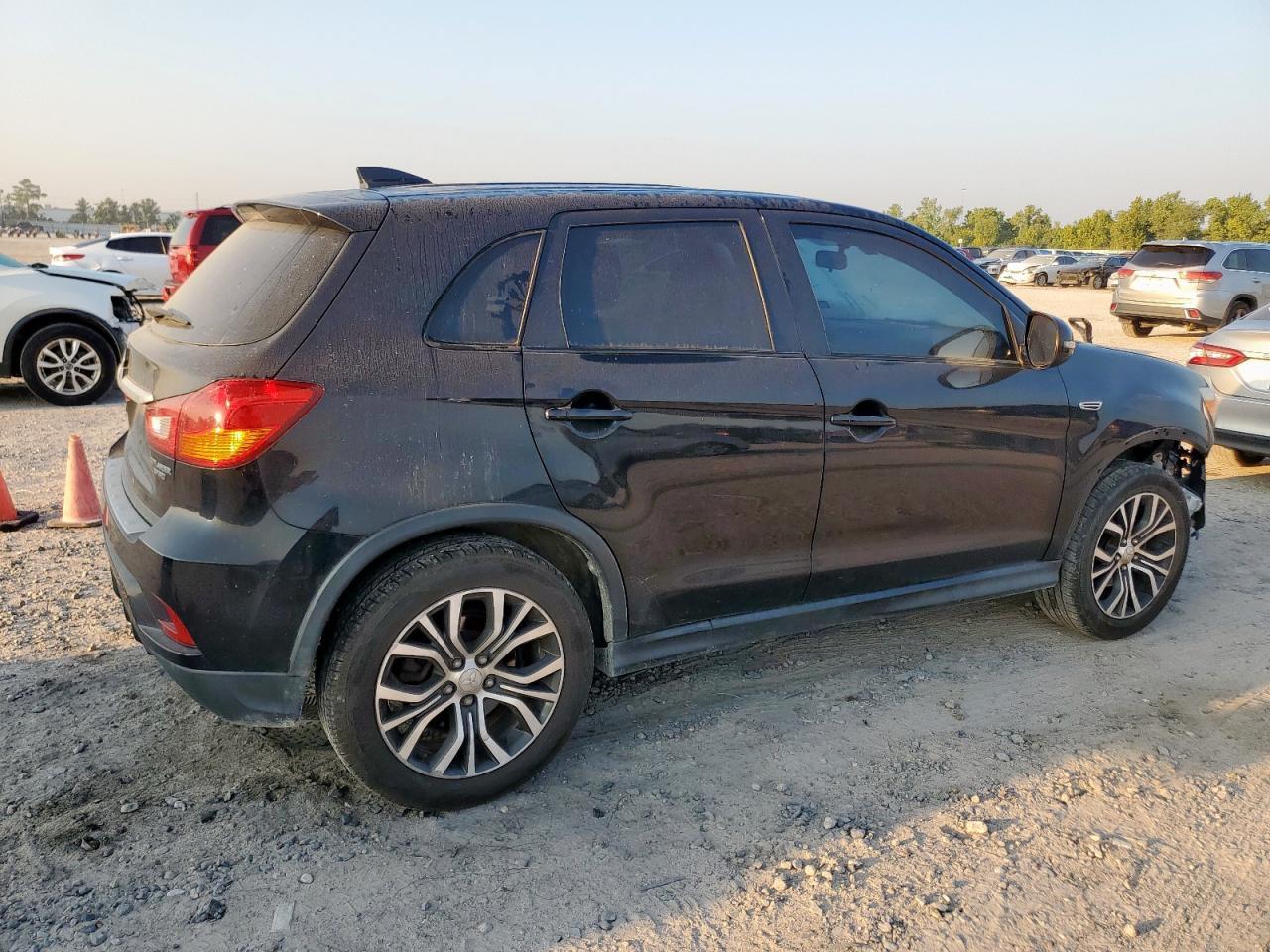 2018 Mitsubishi Outlander Sport Es - Фото 3