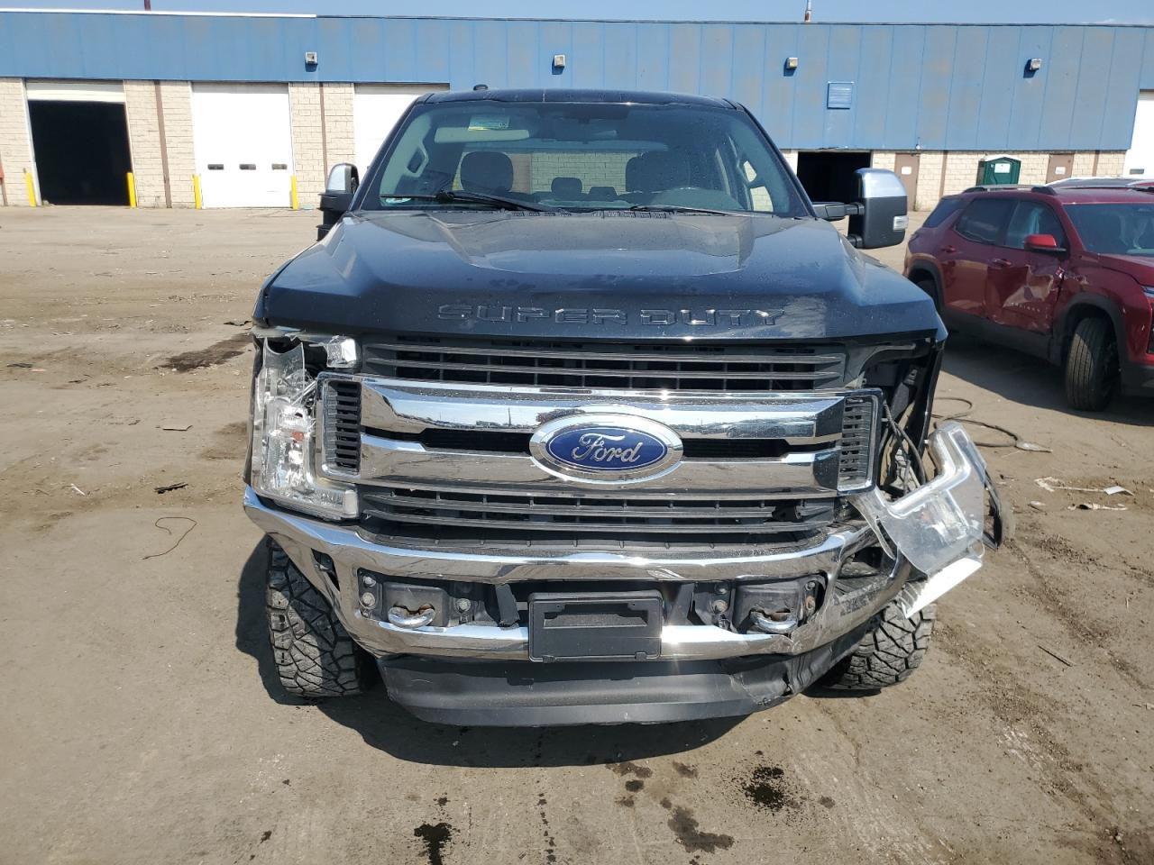 2017 Ford F250 Super Duty - Фото 5