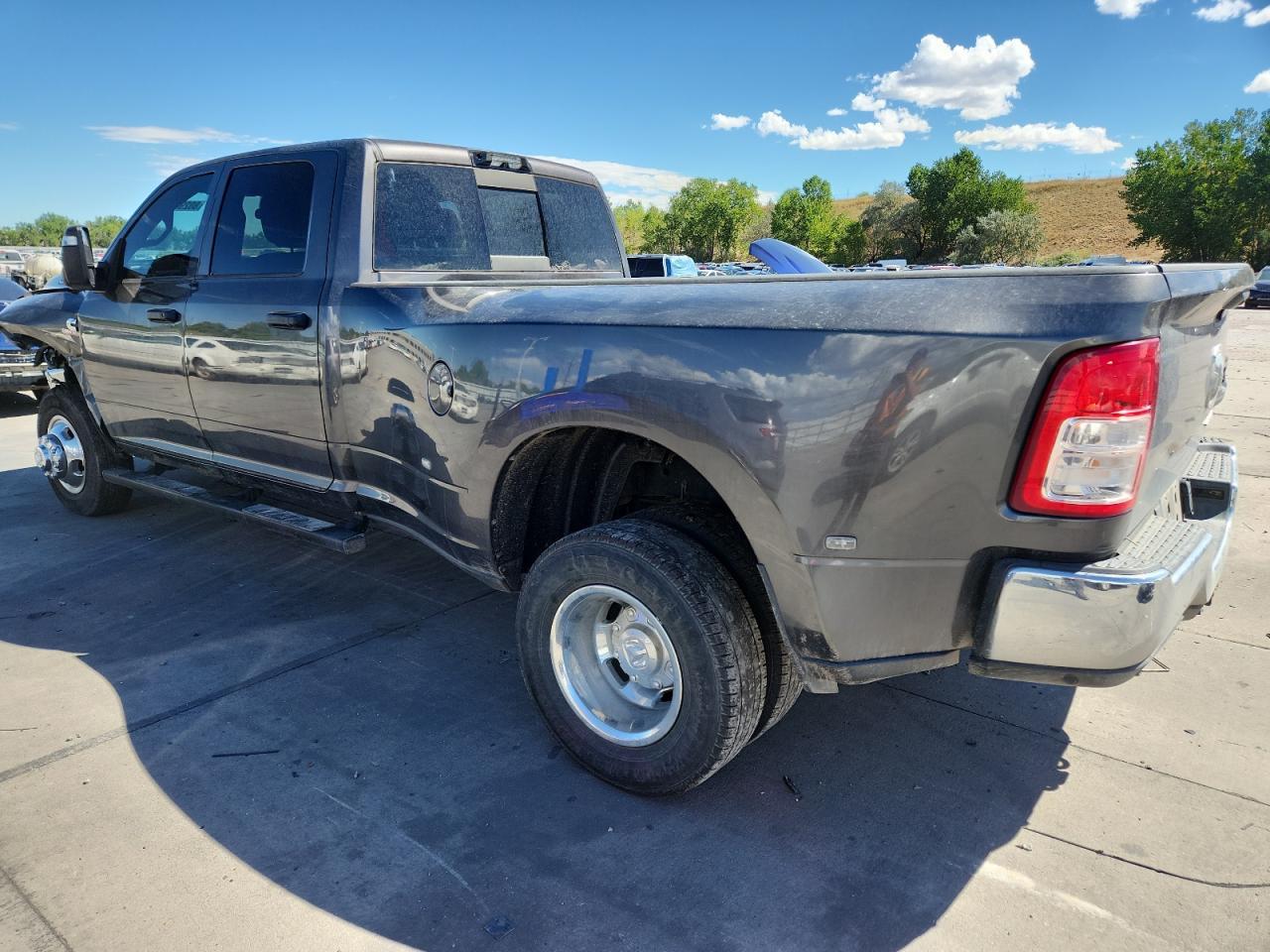 2023 Ram 3500 Tradesman - Фото 2