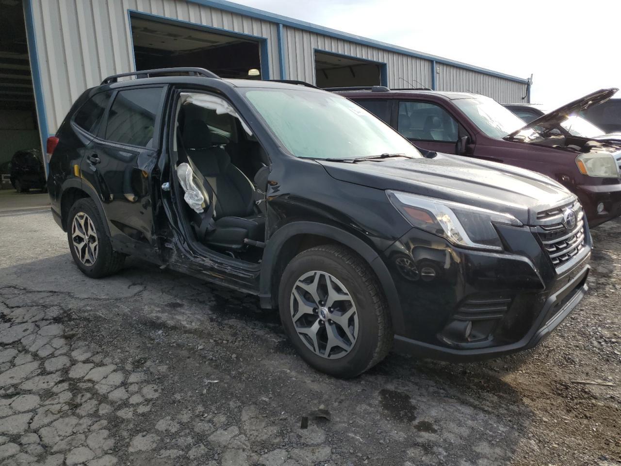 2023 Subaru Forester Premium - Фото 4