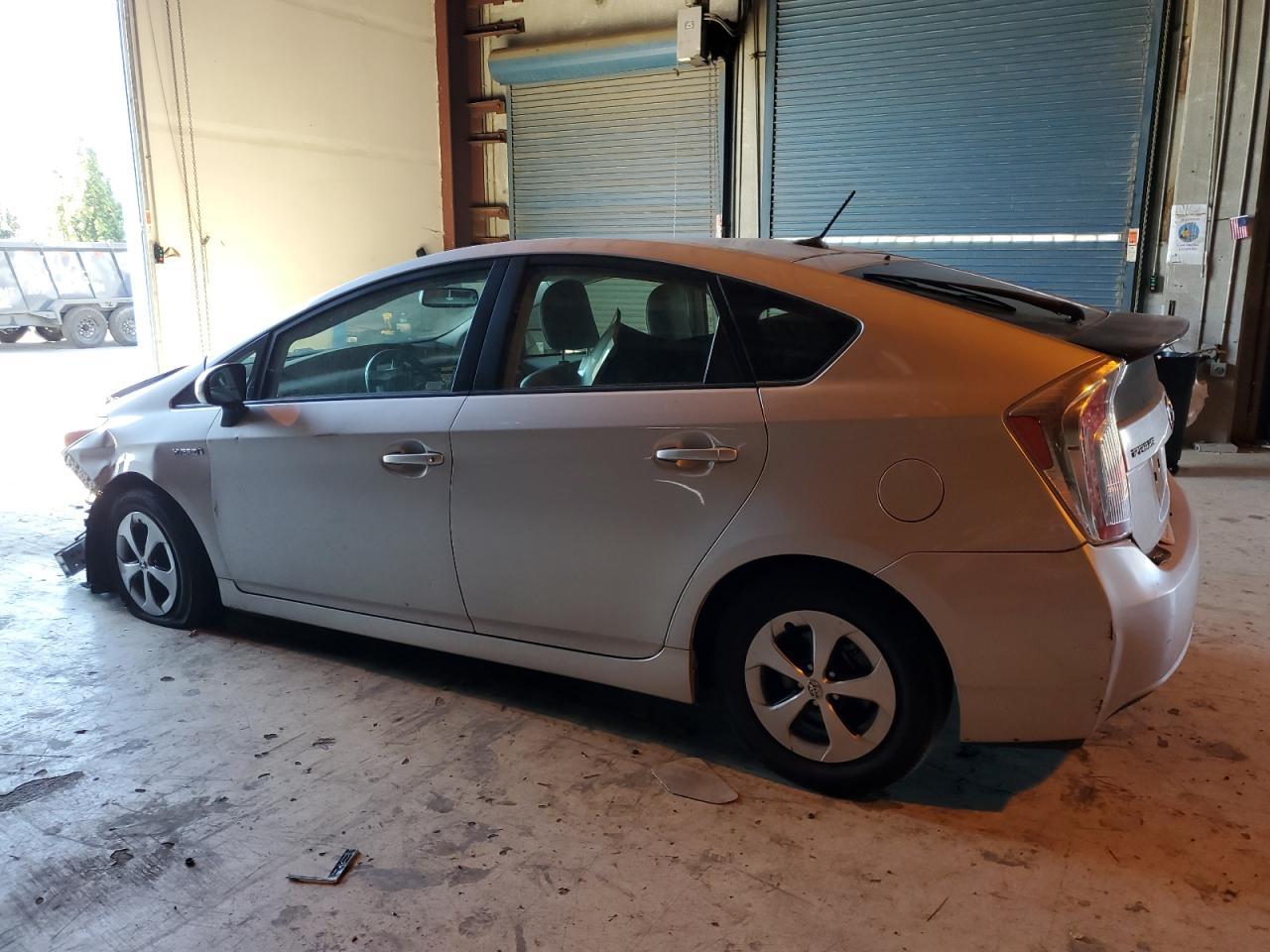 2015 Toyota Prius - Фото 2
