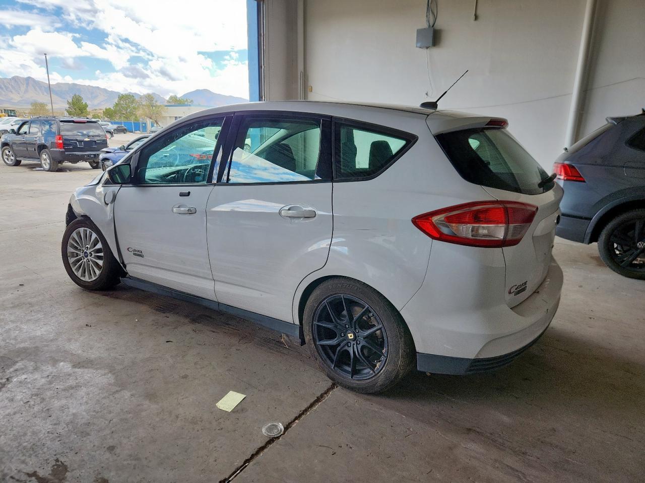 2017 Ford C-Max Se - Фото 2
