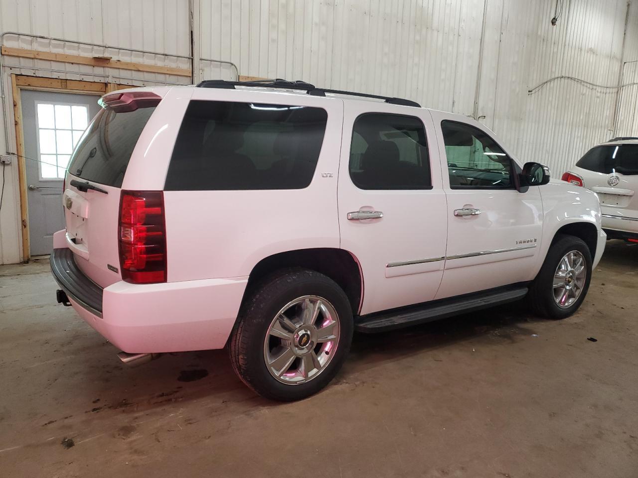 2009 Chevrolet Tahoe K1500 Ltz - Image 3