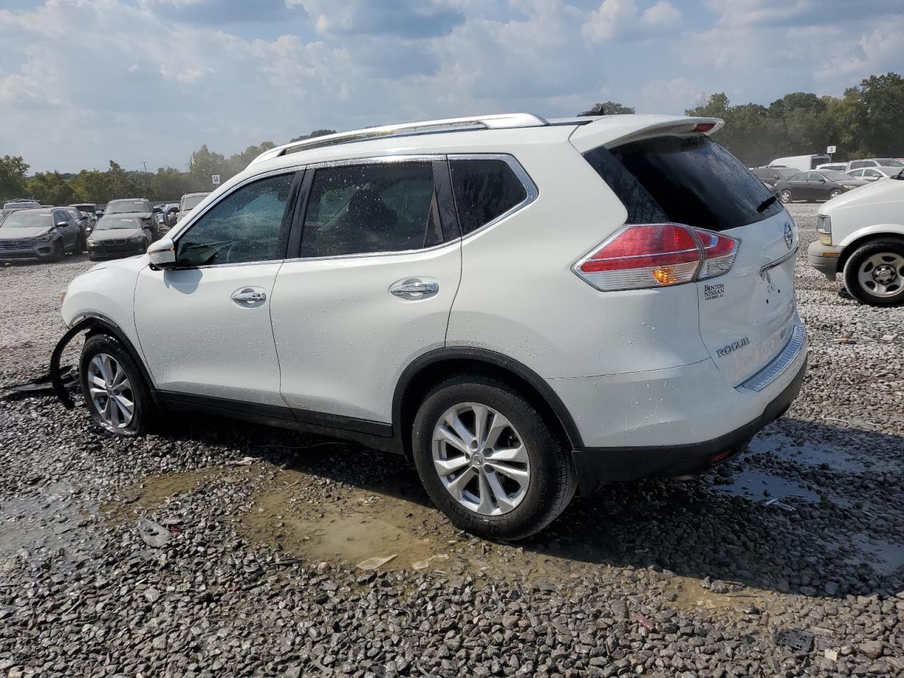 2016 Nissan Rogue S - Image 2