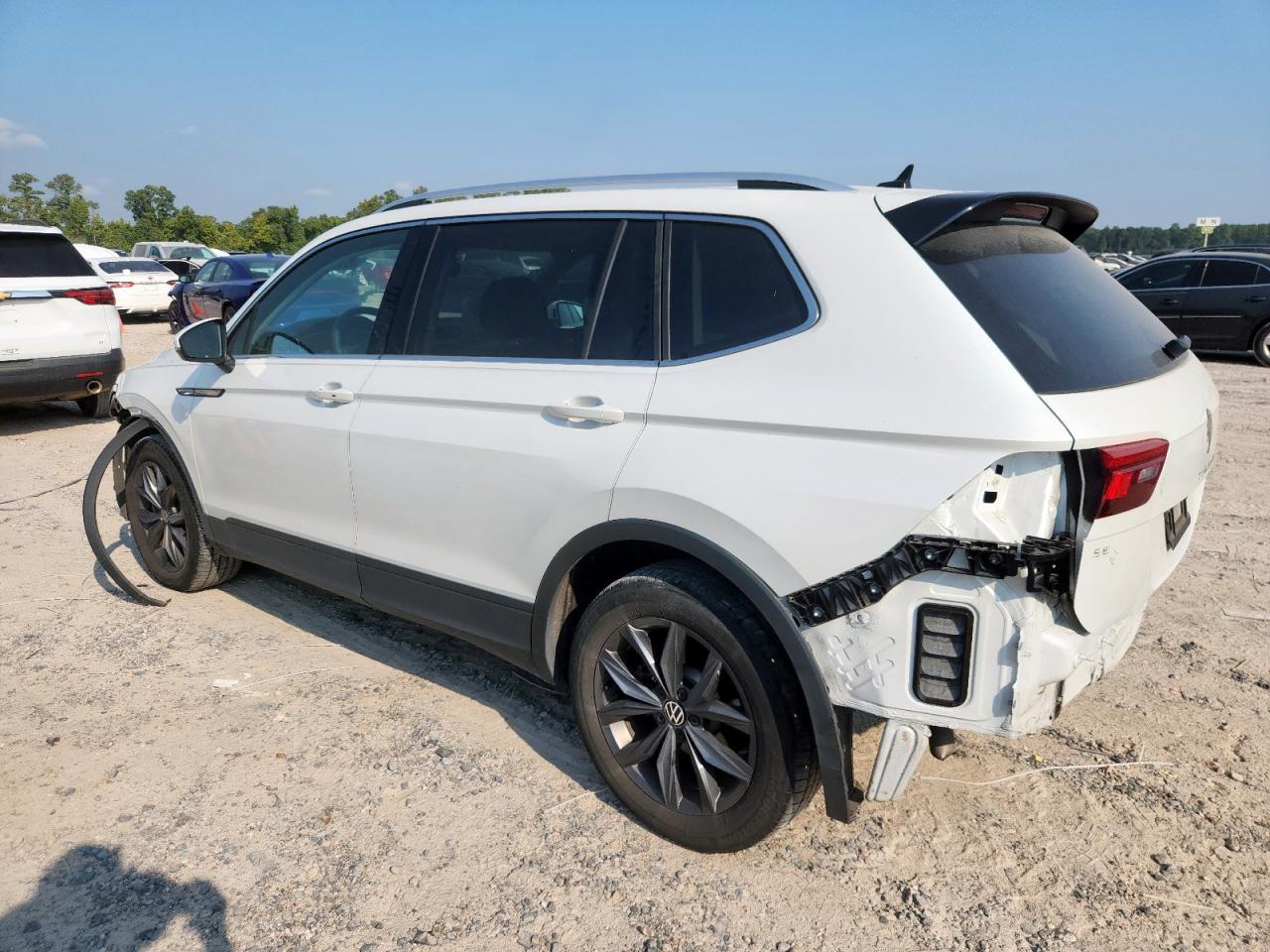 2023 Volkswagen Tiguan Se - Фото 2