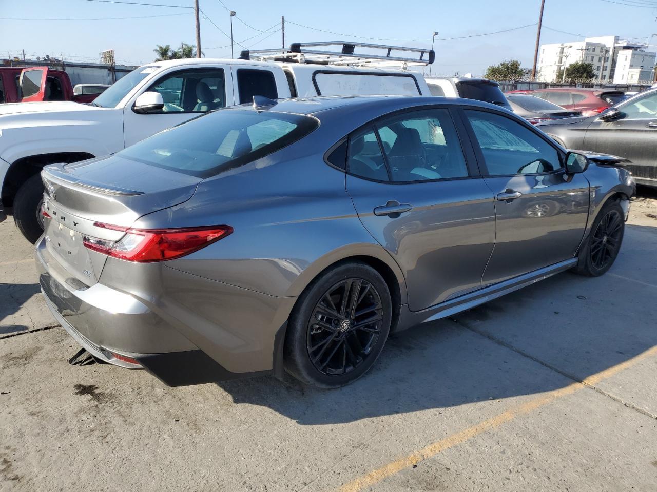 2025 Toyota Camry Xse - Фото 3