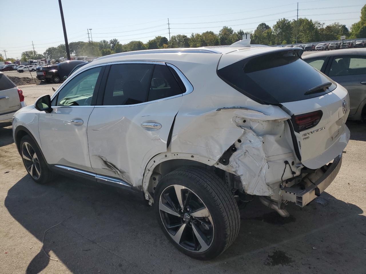 2022 Buick Envision Essence - Фото 2