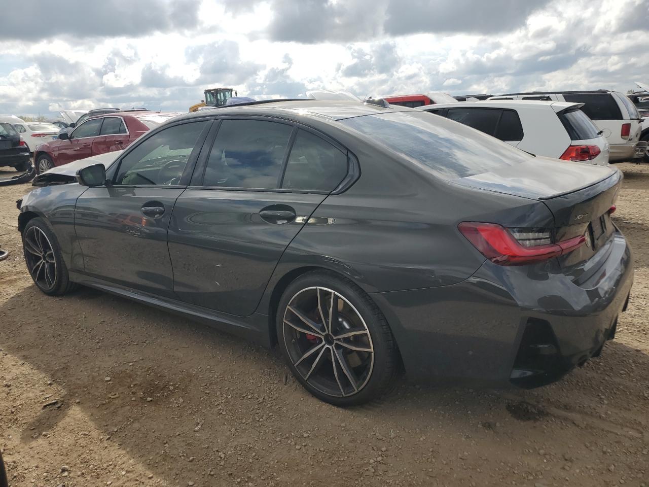 2024 BMW 330Xi - Фото 2